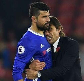 为什么内野手在接捕反弹球时需要保持低重心且球手套靠近身体