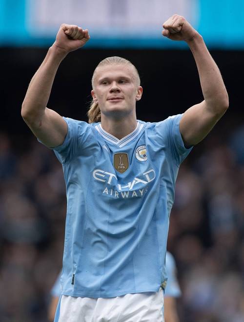 率队晋级美职联1／4决赛后，梅西现场观看儿子训练