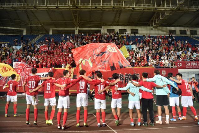 林诗栋说感谢大哥大姐莎头绷不住了林诗栋发言莎头表情亮了