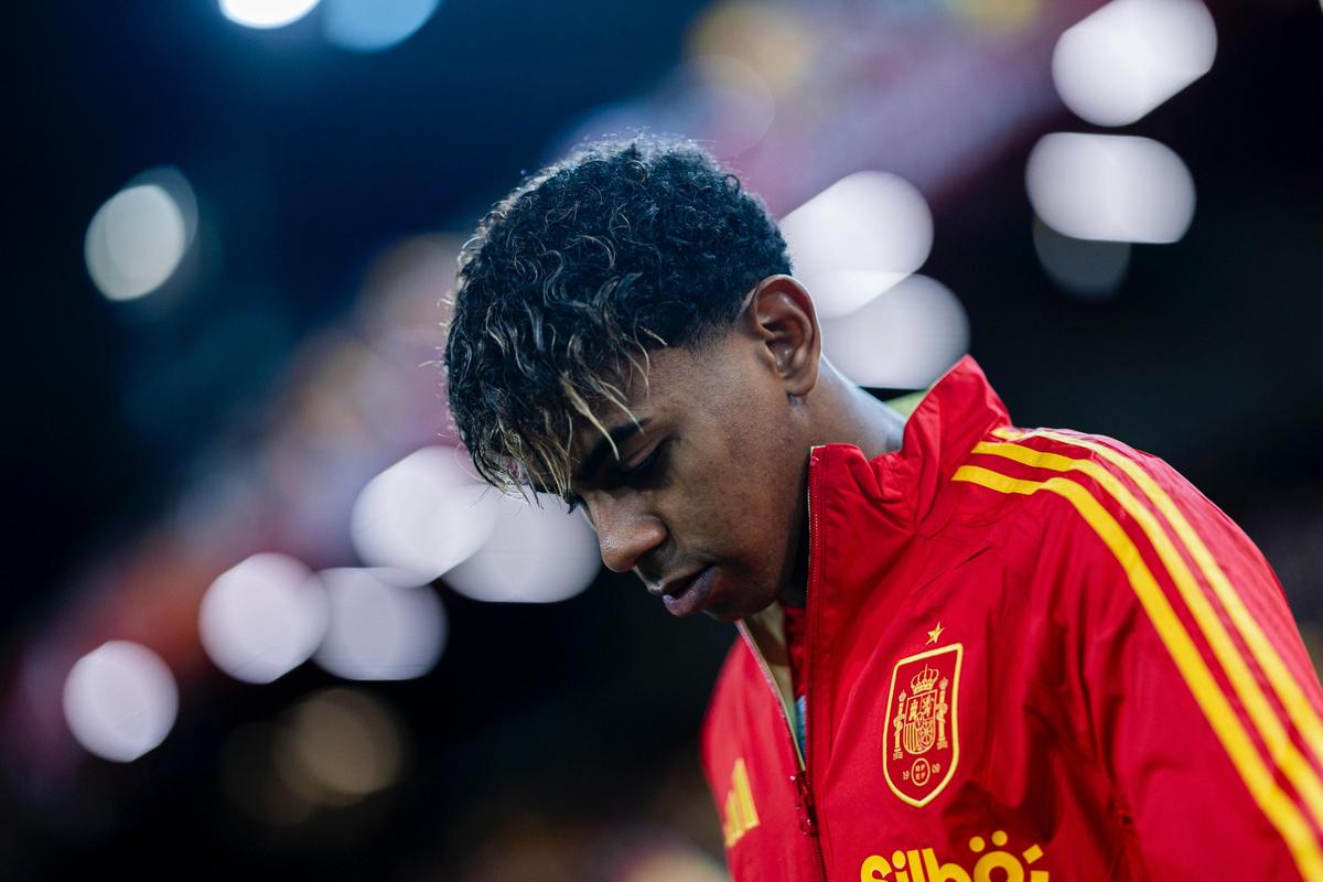 骑士队迎战黄蜂队，备战关键一役（骑士对阵黄蜂，备战关键之战）