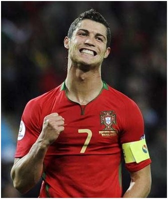 文班亚马扑防多特三分犯规，马刺挑战成功改跳球（文班亚马三分线扑防多特被判犯规，马刺挑战成功改判争球）