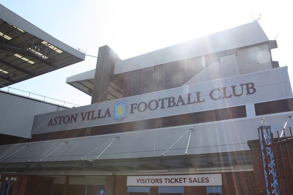 库明加：不关心交易流言 只想上场去竞争去帮助球队（库明加：无视交易传闻，只想上场拼搏并为球队做贡献）