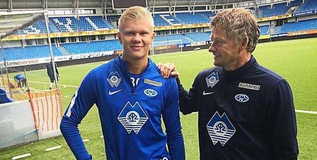 卡利亚里高空压制罗马防线屡失误，科内孤掌难鸣