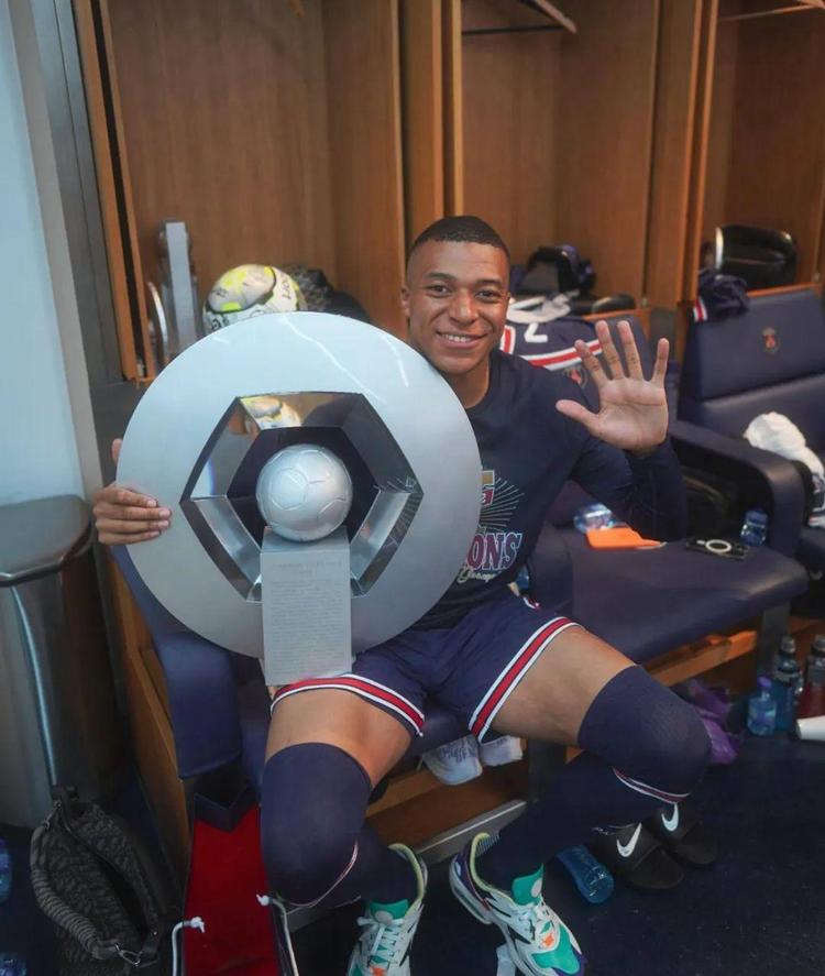 意媒：后防线凯利或将离队，尤文图斯已再次关注基维奥尔